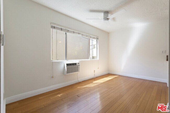 Photo - 11947 Kiowa Ave Unit 9