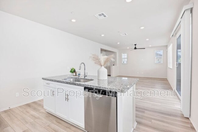 Photo - 40383 Birchfield Dr