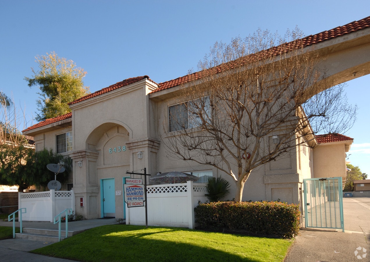 Photo - 6438 Vineland Ave