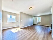 Photo - 1334 E 43rd St House