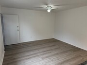 Photo - 423 E 82nd St