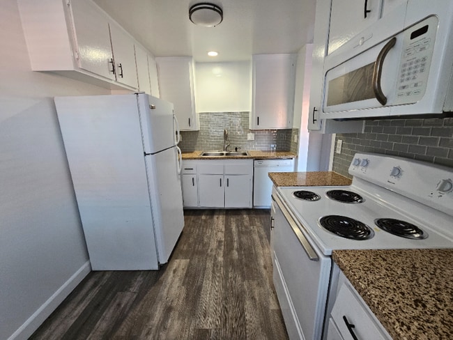 Photo - 28151 Highridge Rd