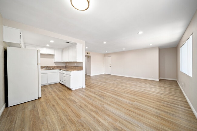 Building Photo - 1624 S 3rd St Unit #F