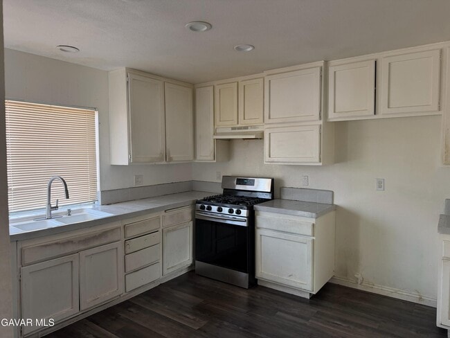 Photo - 1253 Morven St