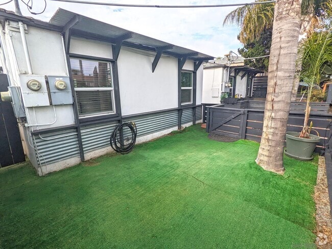 Building Photo - 2017 Reed Ave Rental