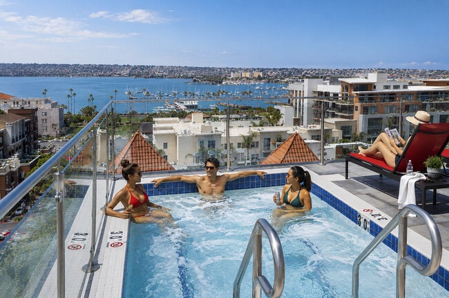 Hot tub with Bay views - Vici Luxury Rentals