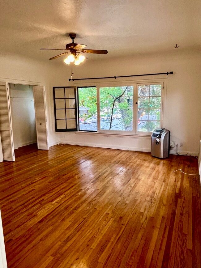 Photo - 222 N Chevy Chase Dr