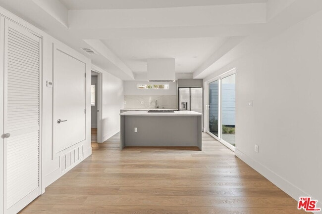 Photo - 1752 N Van Ness Ave Unit 3/4