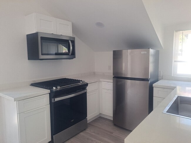 401-405 Westbourne St - 401-405 Westbourne St Apartment Unit 403