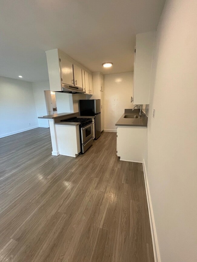 Building Photo - 5307 Sepulveda Blvd