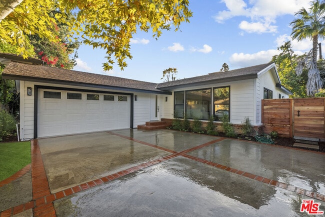 Building Photo - 5833 Allott Ave