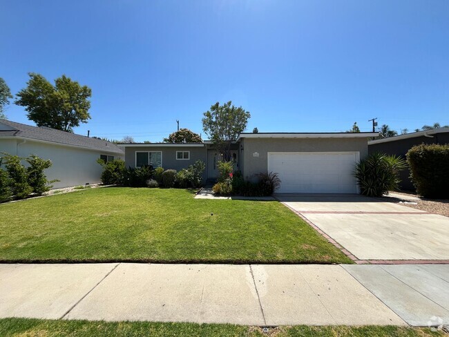 Building Photo - AVAILABLE NOW! Upgraded Encino 4+2.5 w/all... Rental