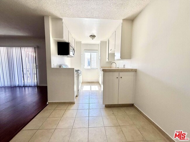 Photo - 515 N Alfred St Unit 208