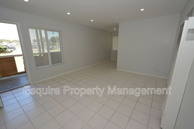 Photo - 951 W Cedar Ct Unit 1
