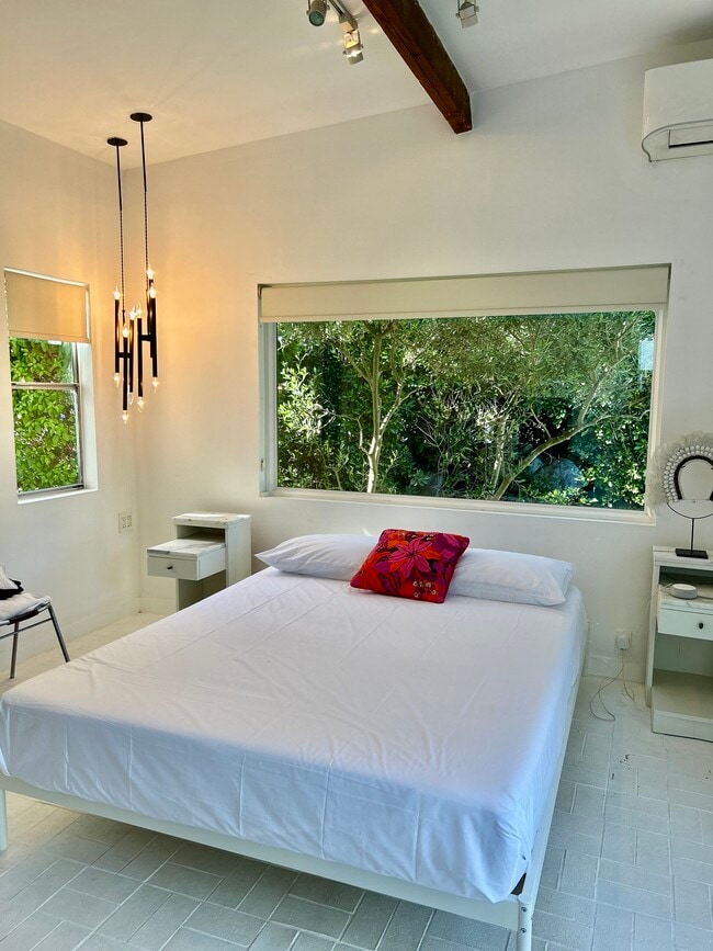 Photo - 1403 Oakwood Ave