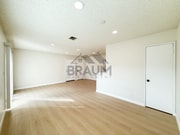 Photo - 14801 Delano St