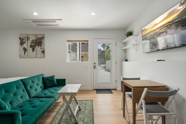 Photo - 825 Calle de Arboles