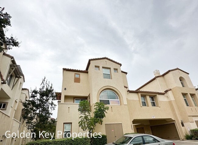 Beautiful, highly desirable end-unit in Co... - Beautiful, highly desirable end-unit in Co... Townhome