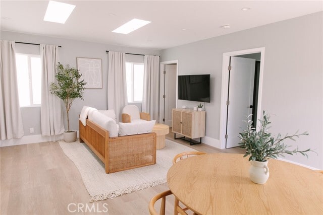 Photo - 739 N Frederic St Townhome