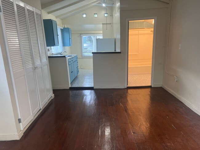 Photo - 311 E Bay Ave Unit 3