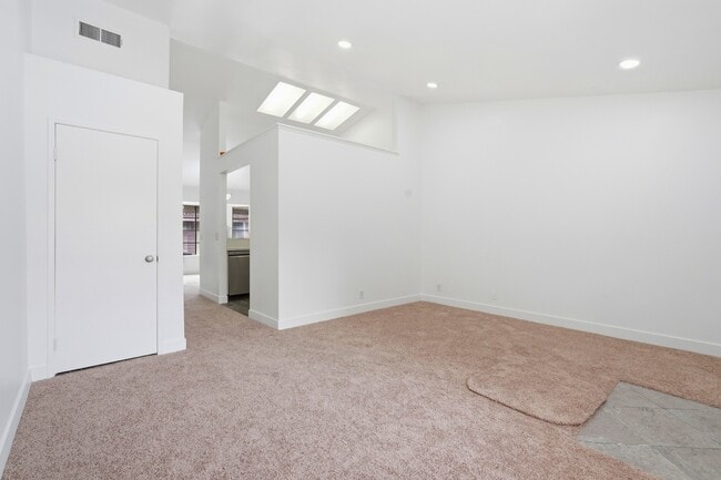Photo - 11350 Foothill Blvd Unit Sylmar Condo