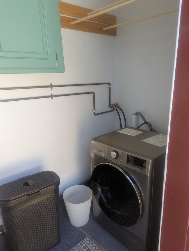 Photo - 1549 Baxter St