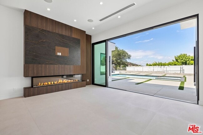 Photo - 16851 Encino Hills Dr