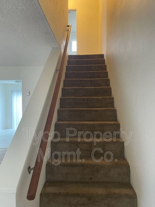 Photo - 455 Park Way