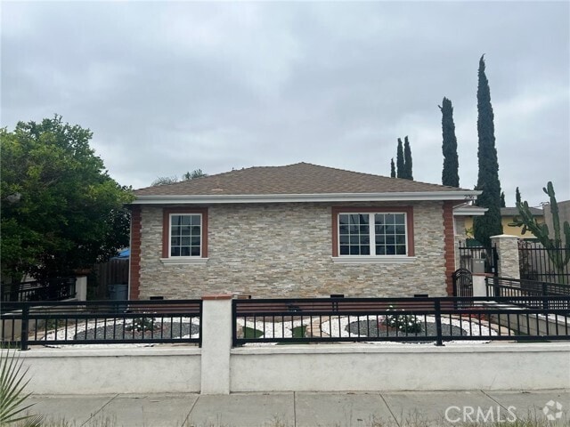 Building Photo - 236 S Tustin St Rental
