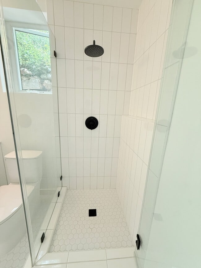 Photo - 2041 Holly Dr