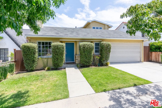 Building Photo - 1530 S Sierra Bonita Ave