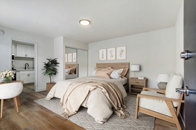 Photo - Reseda Apartments