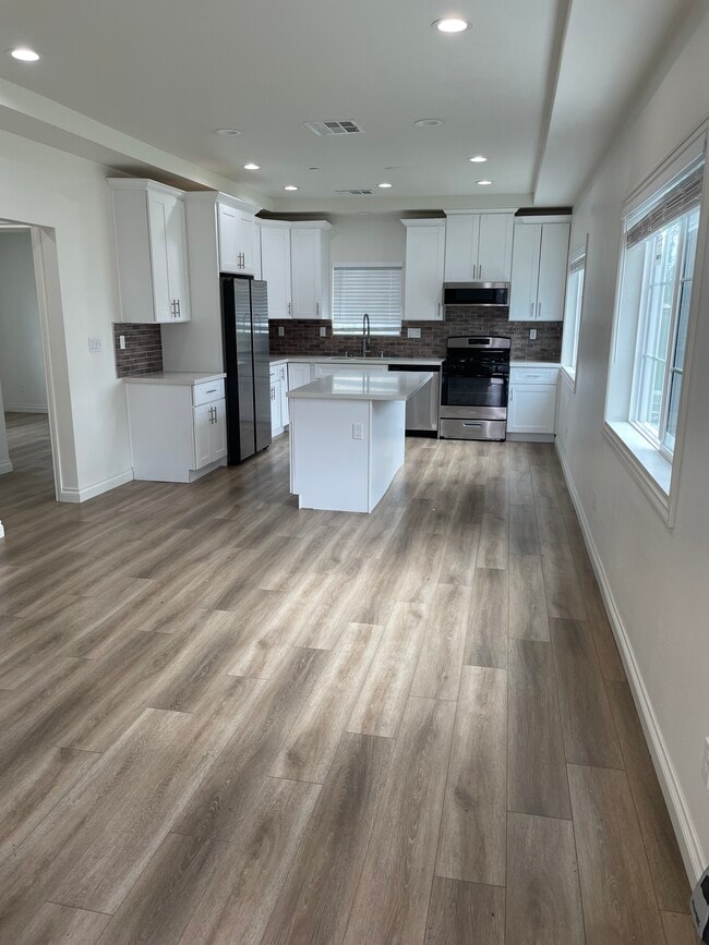 Photo - 25432 Park Ave