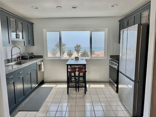Building Photo - 1649 Appian Wy Unit 312