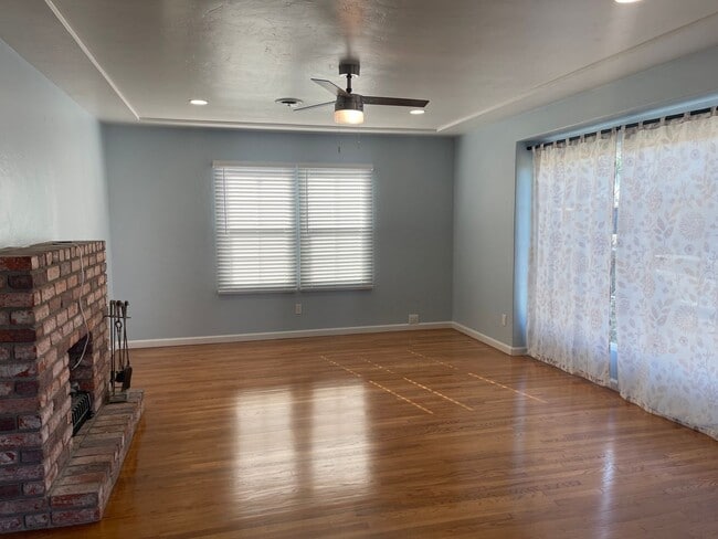 Building Photo - 3 Bedroom, 1 Bathroom Single Family Home in Desirable area of Talmadge