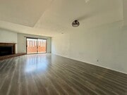Photo - Light and Bright Townhouse-style condo in ...