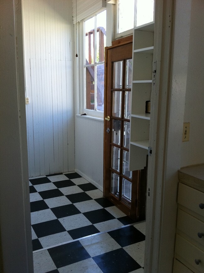 Photo - 1215 W 30th St Apartments Unit 2