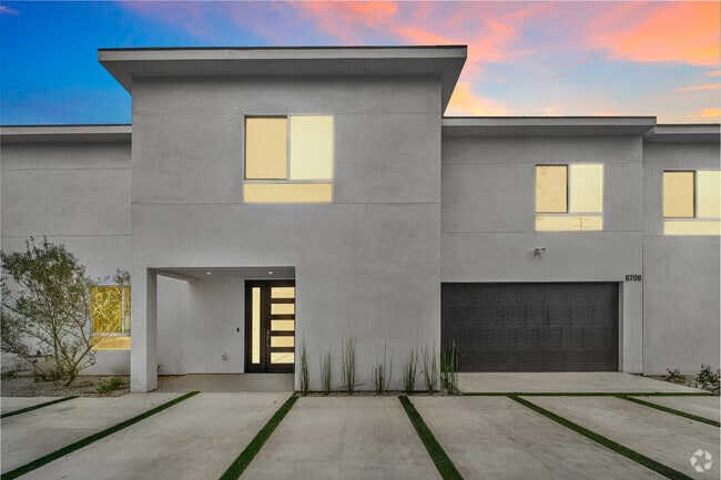 Building Photo - 8702 North Silver Way Rental