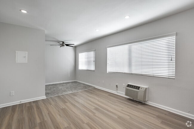 Photo - Tiara Apartments