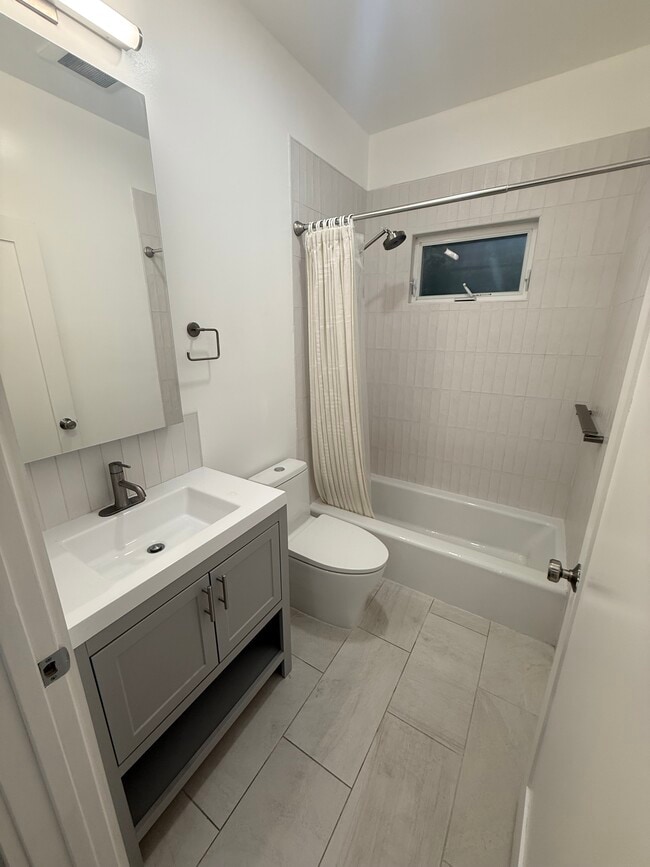 Photo - 1404 Colton St Unit 1404