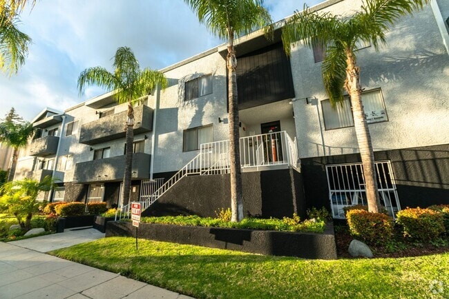 Building Photo - 17211 Chatsworth Street Rental