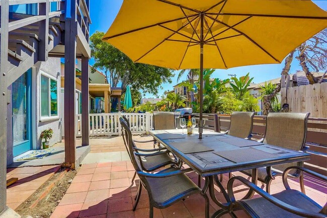 Photo - 812 Island Ct