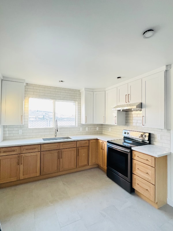 Photo - 889 W 8th St