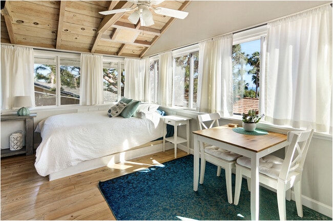 Photo - SPECTACULAR PEAK OCEAN VIEW STUDIO!
