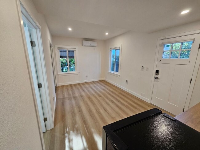 Photo - 533 N St Andrews Pl Unit A