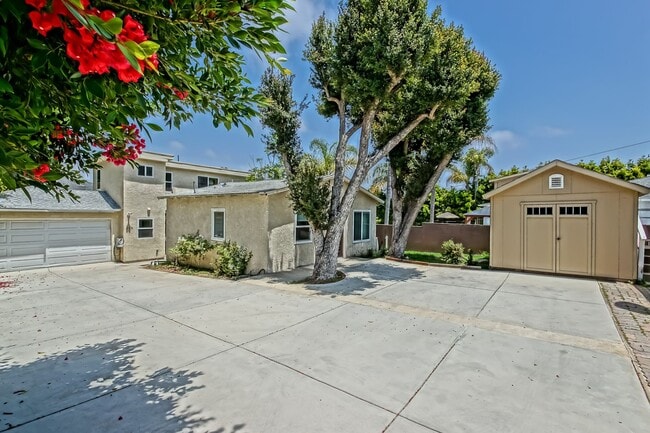 Building Photo - 1741 2nd St. Unit 1741