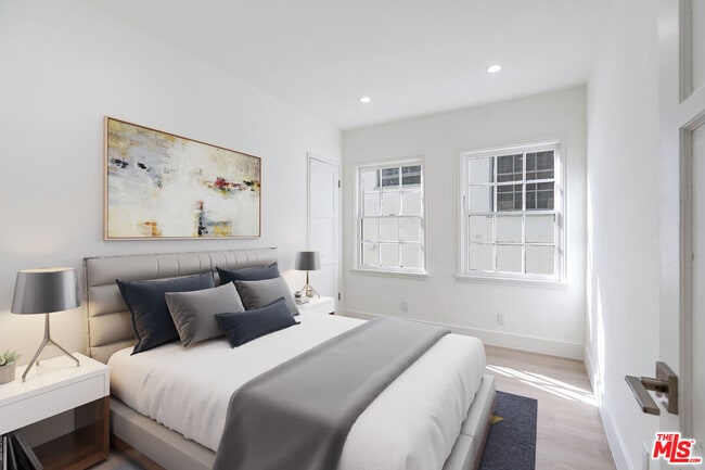 Photo - 9216 Alden Dr Unit 9