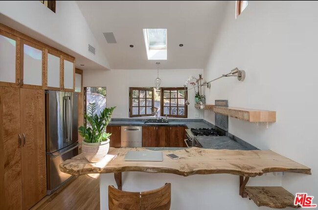 Photo - 8978 Wonderland Ave