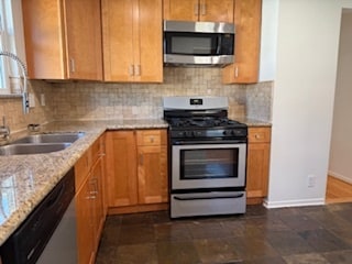 kitchen - 444 N Hollywood Way