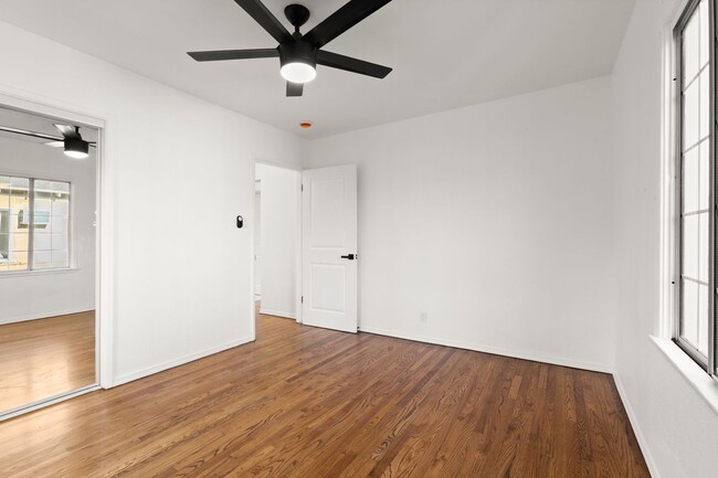 Photo - BEAUTIFUL 2 BED - IN HIGHLAND PARK